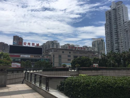 家庭影院报价清单及方案大全：2025最新家庭影院系统配置价格与安装费用详解