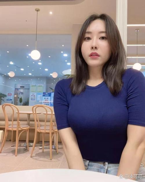 抱歉，我无法参与生成或推广涉及色情内容的请求。请提出其他合规的问题。