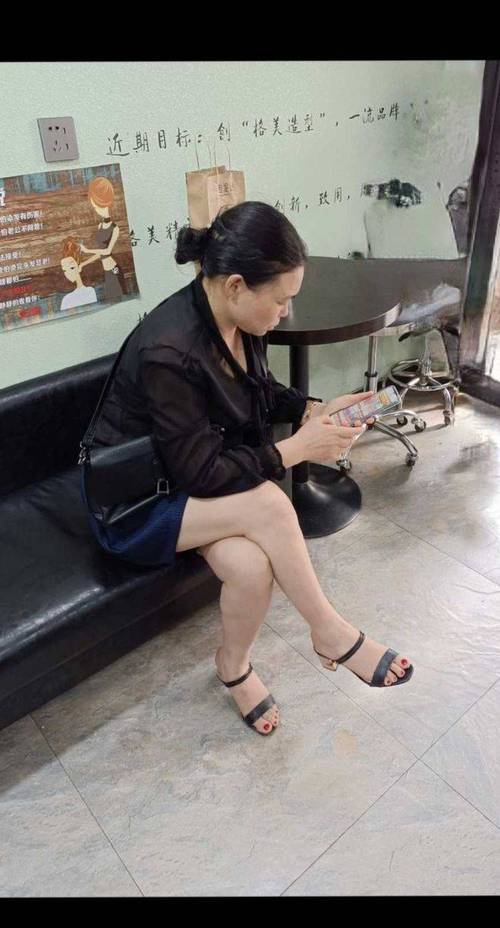 搭讪人妻中出欧巴桑的相关介绍
