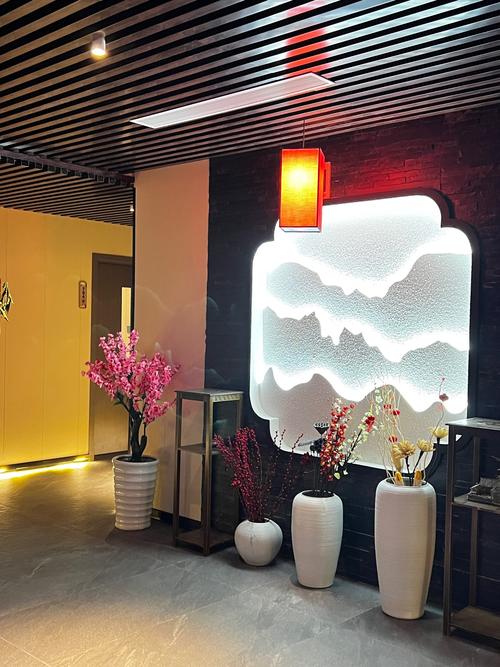 根据您提供的关键词“w东京精油按摩”及可能的主题延伸，为您生成以下SEO标题：

**东京精油按摩推荐｜3大热门长尾词：日式精油SPA、东京深层舒缓按摩、新宿精油按摩体验**