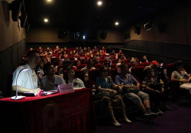 SEO标题：禁忌之恋的甜蜜碰撞：把哥哥当成男神“啪”了以后，当伪骨科遇上心动告白【兄妹恋|高H甜宠|暗恋成真】